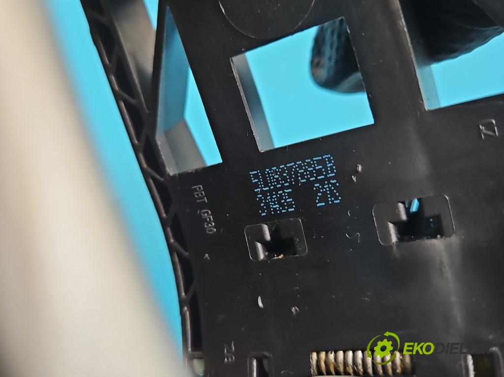 Skoda Octavia III 2013- 1.6 TDI 110 HP manual 81 kW 1598 cm3 5- rukoväť predné ľavé mimo: 5L0837885B (Kľučka dverí vonkajšia predná ľavá)