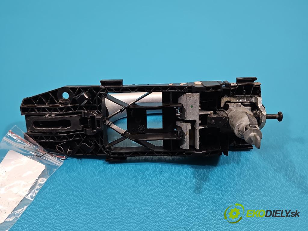 Skoda Octavia III 2013- 1.6 TDI 110 HP manual 81 kW 1598 cm3 5- rukoväť predné ľavé mimo: 5L0837885B (Kľučka dverí vonkajšia predná ľavá)