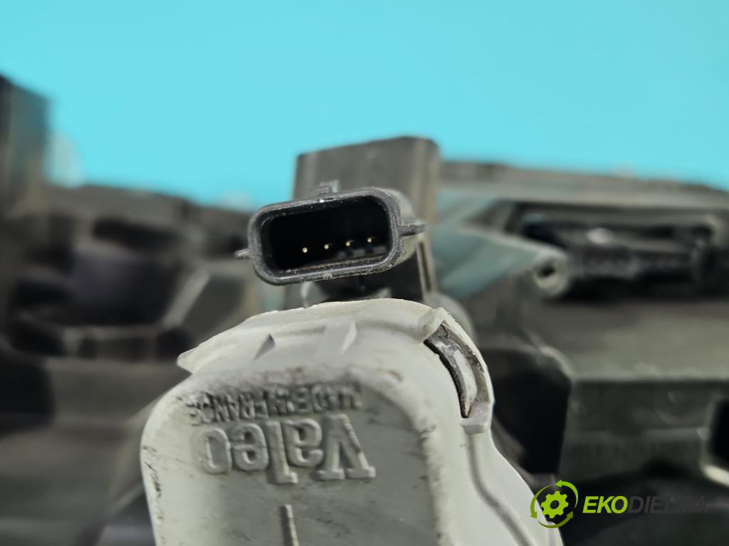 Peugeot 5008 I 2009-2017 2.0 HDI 150 hp manual 110 kW 1997 cm3 5- světlo pravý 9685473480 (Pravé přední světlo)