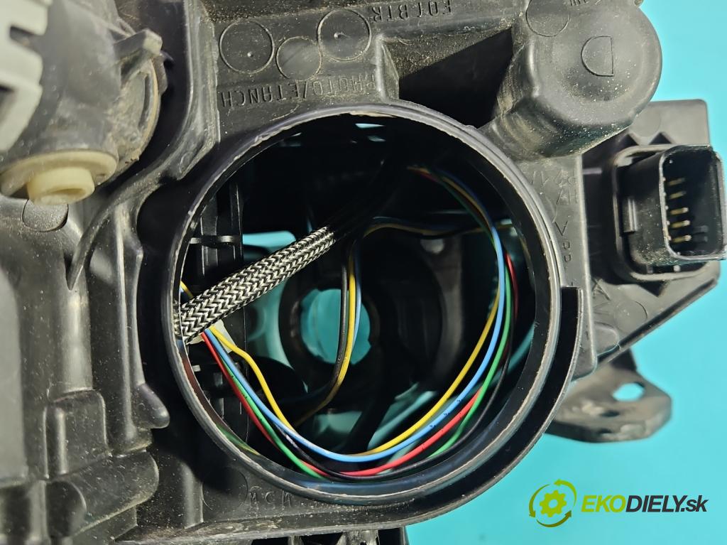 Peugeot 5008 I 2009-2017 2.0 HDI 150 hp manual 110 kW 1997 cm3 5- světlo pravý 9685473480 (Pravé přední světlo)