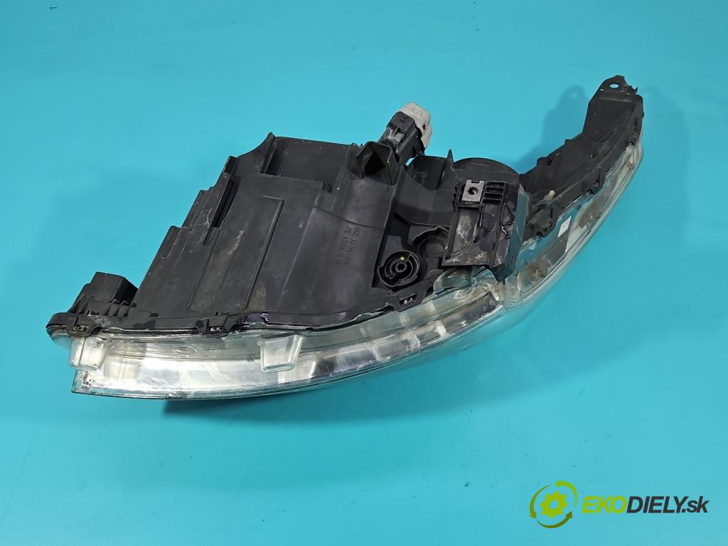 Peugeot 5008 I 2009-2017 2.0 HDI 150 hp manual 110 kW 1997 cm3 5- světlo pravý 9685473480 (Pravé přední světlo)