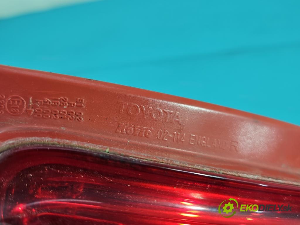 Toyota Auris I 2006-2013 1.4 VVT-I 97KM manual 71 kW 1398 cm3 5- světlo zadní pravé  (Klika dveří ostatní)