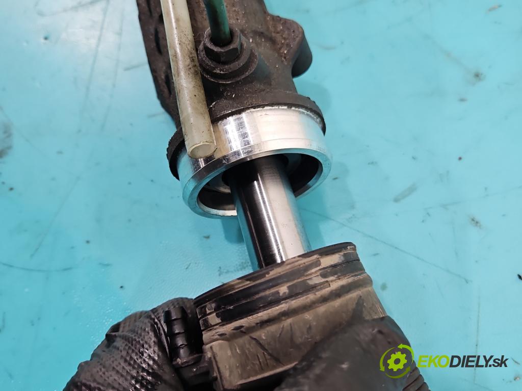 Peugeot 5008 I 2009-2017 2.0 HDI 150 HP manual 110 kW 1997 cm3 5- Ozubené kolo: volant