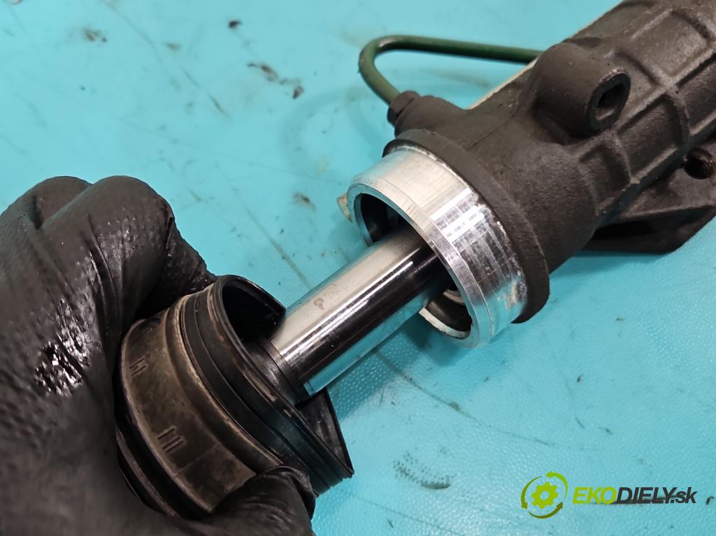 Peugeot 5008 I 2009-2017 2.0 HDI 150 HP manual 110 kW 1997 cm3 5- Ozubené kolo: volant