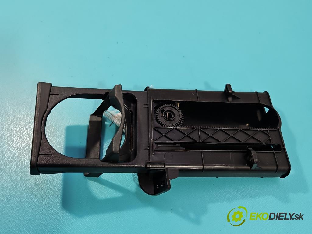 Toyota Auris I 2006-2013 1.4 VVT-I: 97KM manual 71 kW 1398 cm3 5- Rukojeť: na nápoje: 55620-02090 (Držiak (úchyt) na nápoje)