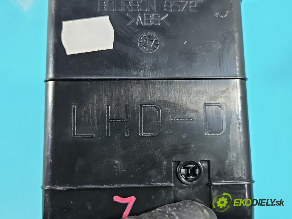 Toyota Auris I 2006-2013 1.4 VVT-I: 97KM manual 71 kW 1398 cm3 5- Rukojeť: na nápoje: 55620-02090 (Držiak (úchyt) na nápoje)