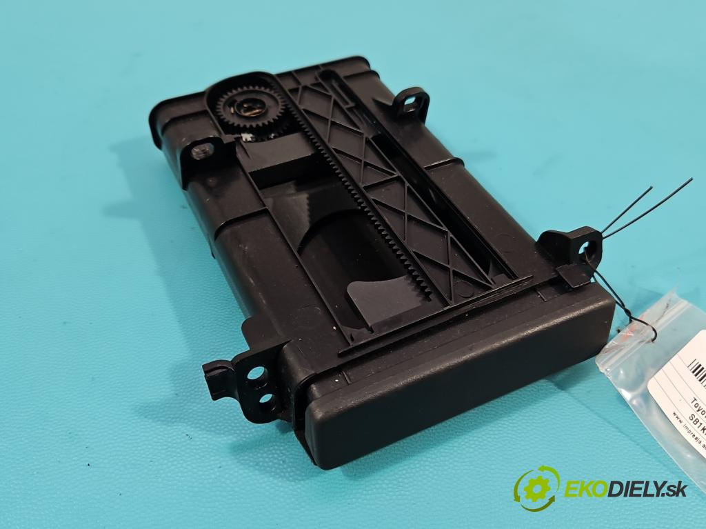 Toyota Auris I 2006-2013 1.4 VVT-I: 97KM manual 71 kW 1398 cm3 5- Rukojeť: na nápoje: 55620-02110 (Držiak (úchyt) na nápoje)