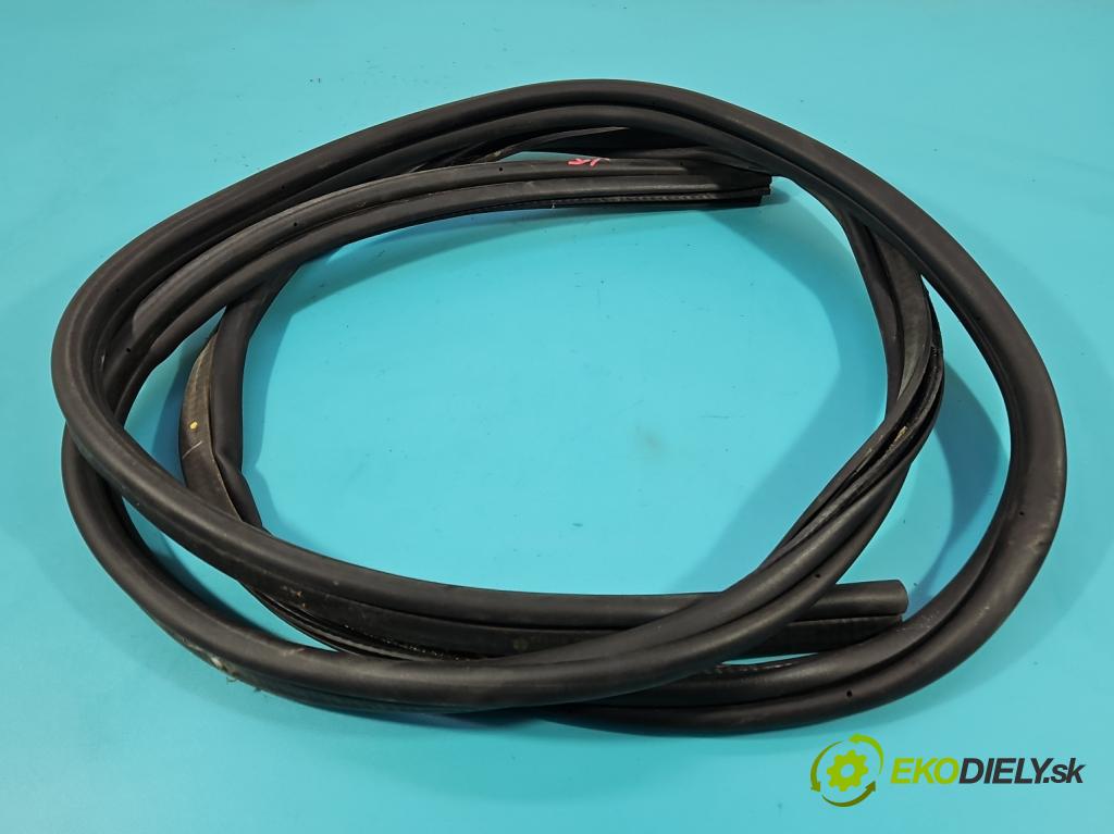 Dodge Journey 2.0 CRD 140 hp automatic 103 kW 1968 cm3 5- Těsnění: kufrových dveří 05076822