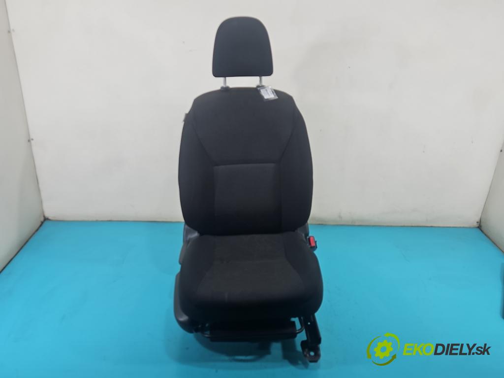 Toyota Auris I 2006-2013 1.4 VVT-I: 97KM manual 71 kW 1398 cm3 5- Sedačka pravý  (Sedadlo)