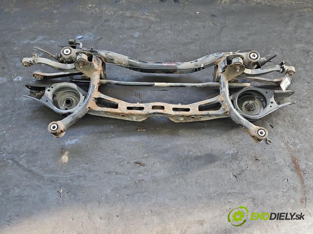 Vw Passat B7 2010-2014 2.0 TSI 211KM automatic 155 kW 1984 cm3 5- zadna výstuha  (Výstuha zadná)