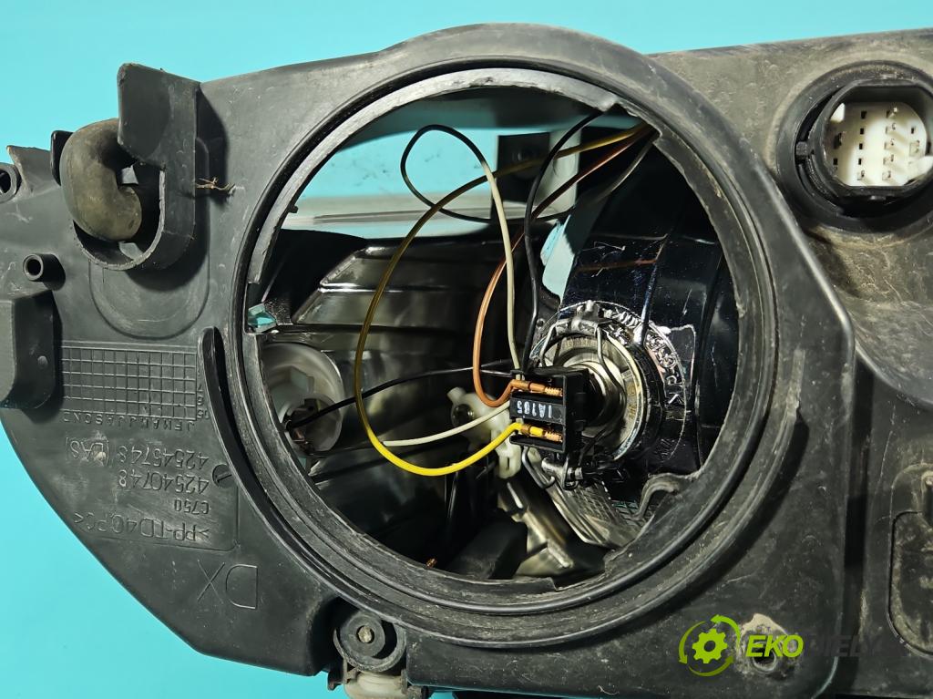 Fiat Croma II 2005-2010 1.9 jtd 150 HP manual 110 kW 1910 cm3 5- Reflektor: pravý  (Svetlo predné pravé)