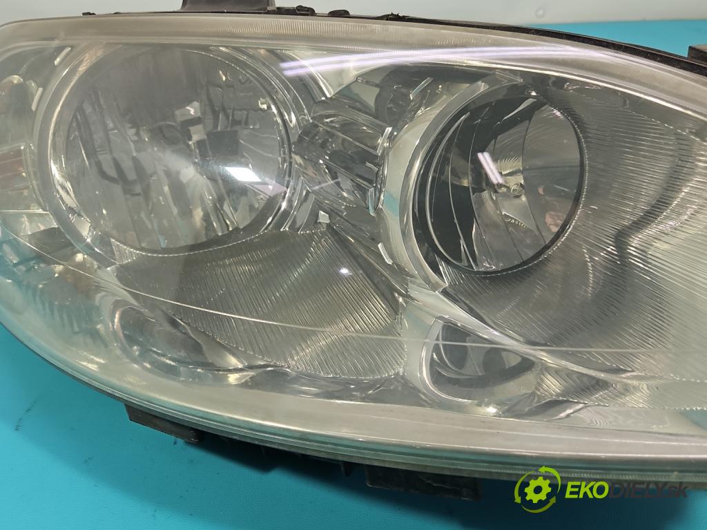 Fiat Croma II 2005-2010 1.9 jtd 150 HP manual 110 kW 1910 cm3 5- Reflektor: pravý  (Svetlo predné pravé)