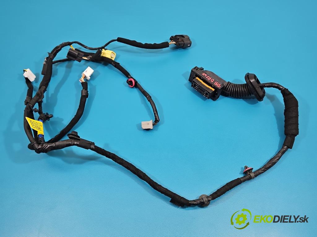 Kia Rio IV 2016-2023 1.2 16V 84KM manual 61.8 kW 1197 cm3 5- Zväzok: dvere predné pravých 91615-H8530