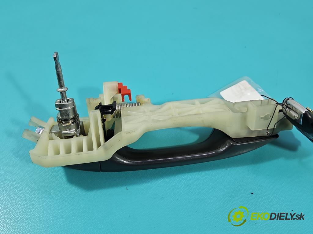 Kia Rio IV 2016-2023 1.2 16V 84KM manual 61.8 kW 1197 cm3 5- rukoväť predné ľavé mimo:  (Kľučka dverí vonkajšia predná ľavá)