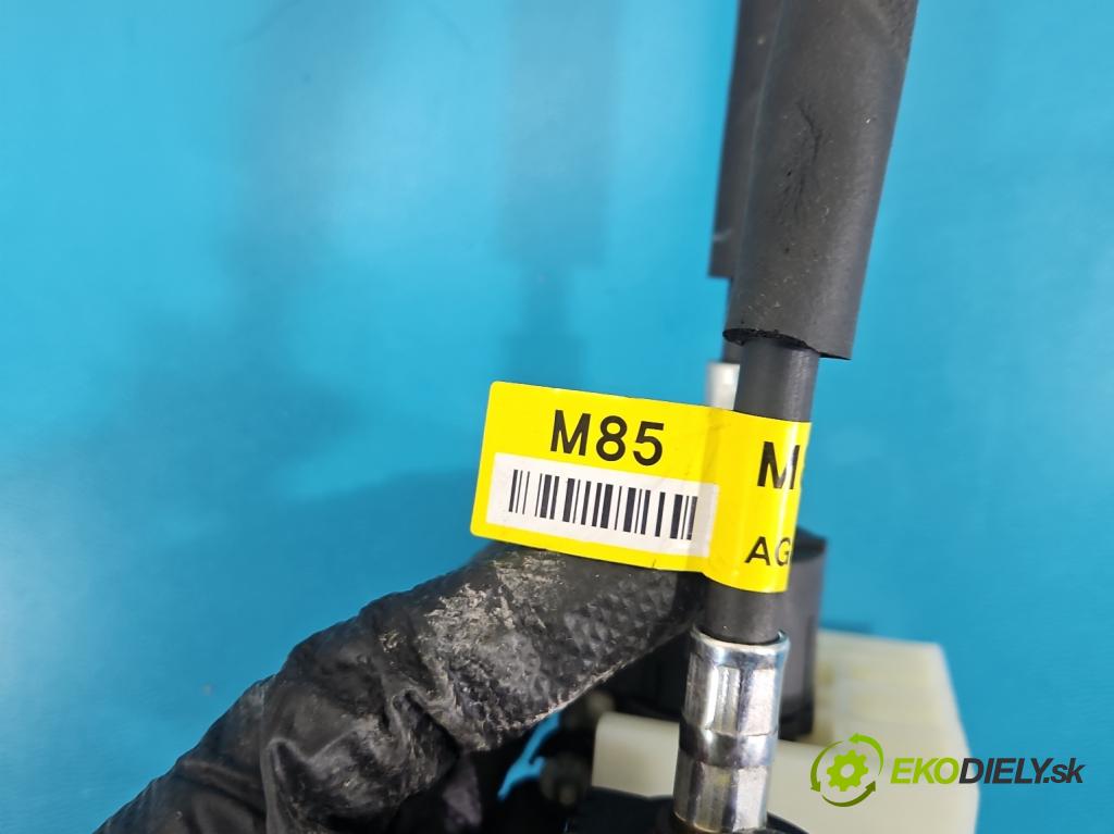 Kia Rio IV 2016-2023 1.2 16V 84KM manual 61.8 kW 1197 cm3 5- Páka: Změny: stupeň,rýchlosť  (Rýchlostná páka (kulisa))