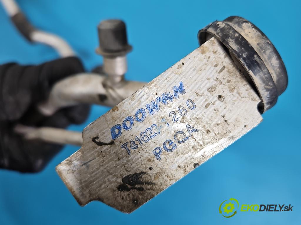 Kia Rio IV 2016-2023 1.2 16V 84KM manual 61.8 kW 1197 cm3 5- rúrka klimatizácie T41623-1280