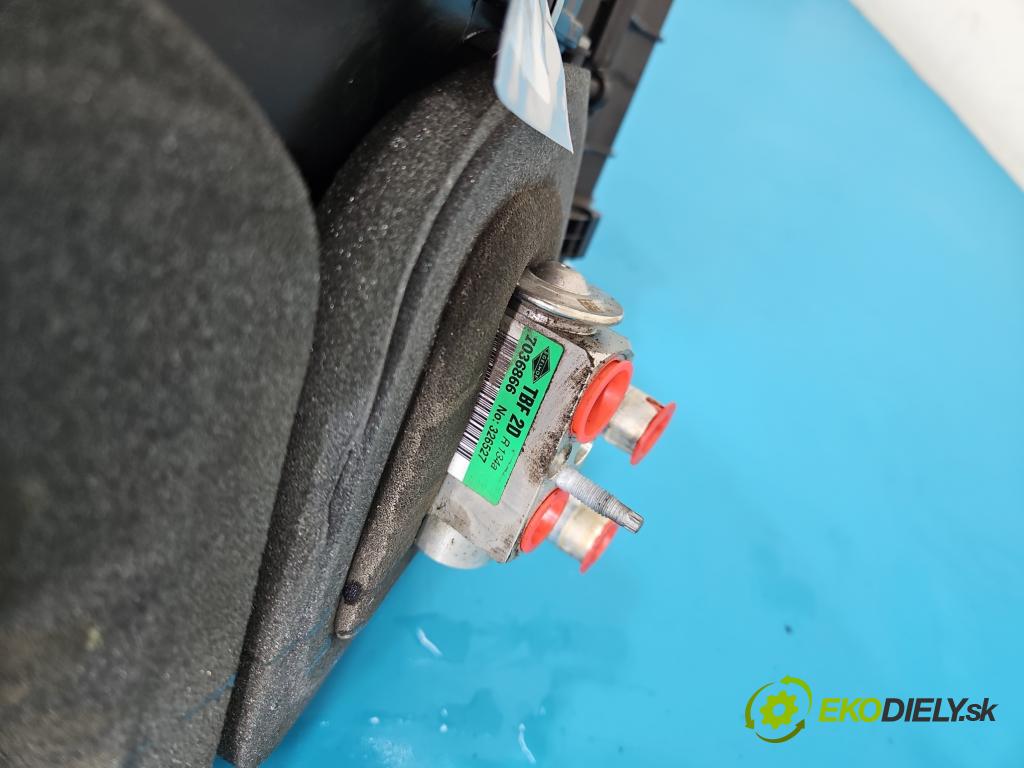 Volvo S60 II 2010-2018 2.0 D4 181KM automatic 133 kW 1969 cm3 4- radiátor 31418842 (Radiátor topení)