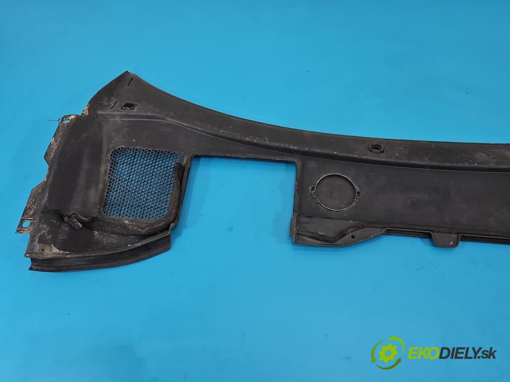 Volvo S60 II 2010-2018 2.0 D4 181KM automatic 133 kW 1969 cm3 4- torpédo 31402672 (Torpédo (plast pod čelným sklom))