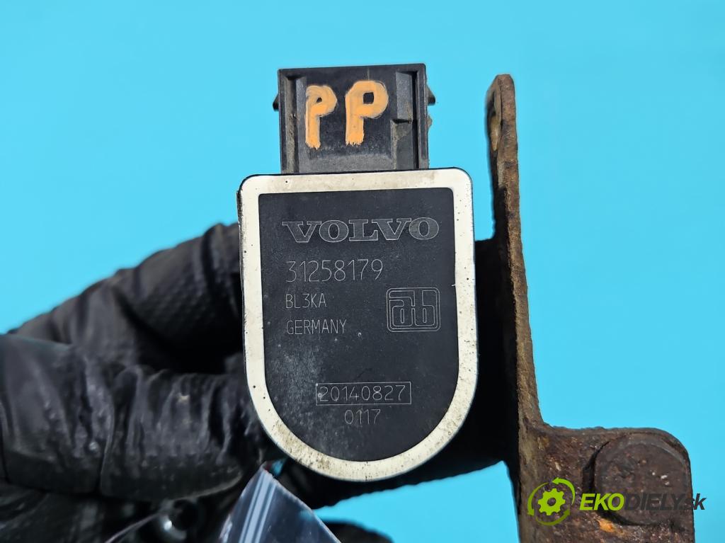 Volvo S60 II 2010-2018 2.0 D4 181KM automatic 133 kW 1969 cm3 4- snímač nastavenia xenon 31258179 (Snímač)