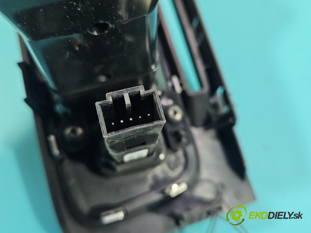 Volvo S60 II 2010-2018 2.0 D4 181KM automatic 133 kW 1969 cm3 4- Mřížka: topení medián: 30791699 (Mřížka topení)