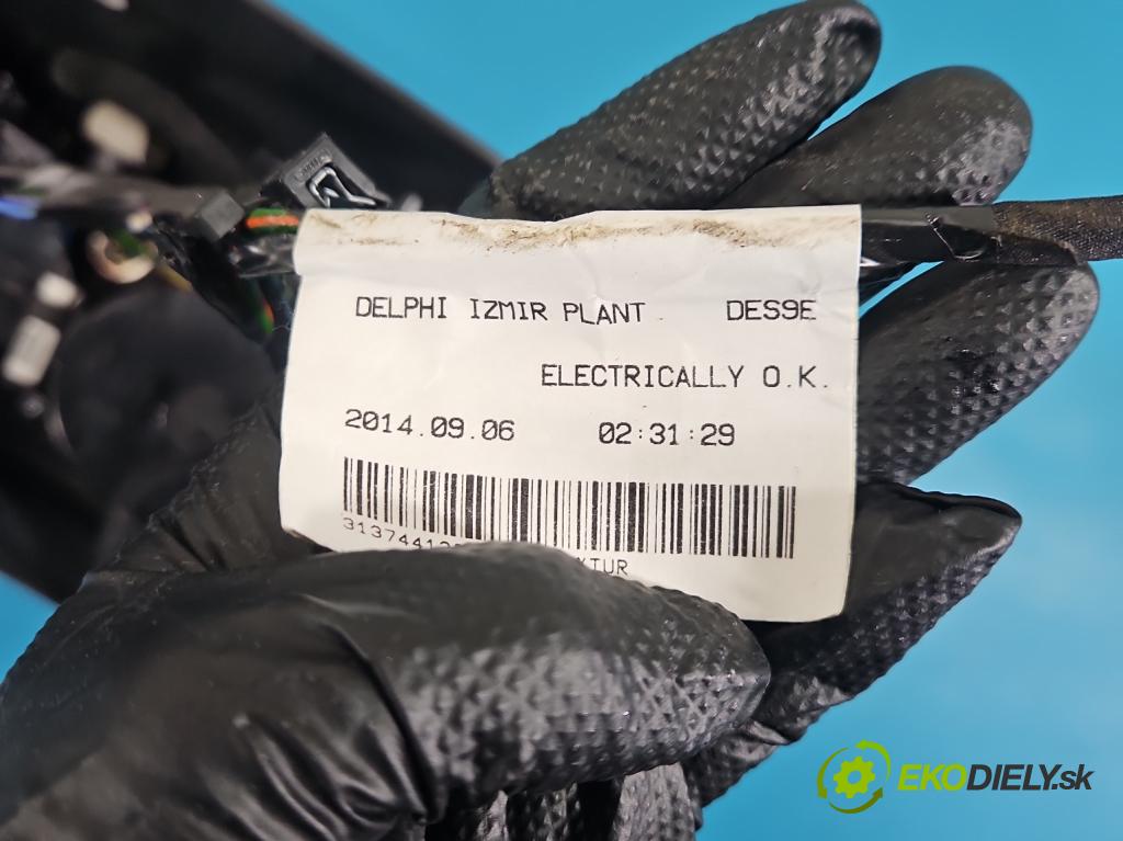 Volvo S60 II 2010-2018 2.0 D4 181KM automatic 133 kW 1969 cm3 4- operadlo 30755732 (Lakťová opierka)