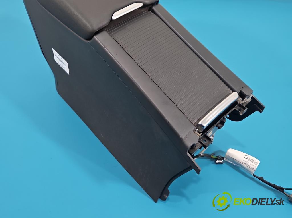 Volvo S60 II 2010-2018 2.0 D4 181KM automatic 133 kW 1969 cm3 4- operadlo 30755732 (Lakťová opierka)