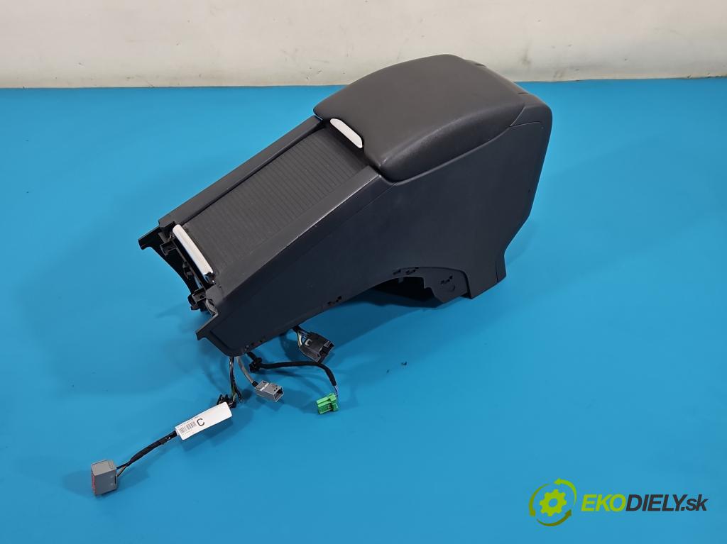 Volvo S60 II 2010-2018 2.0 D4 181KM automatic 133 kW 1969 cm3 4- operadlo 30755732 (Lakťová opierka)