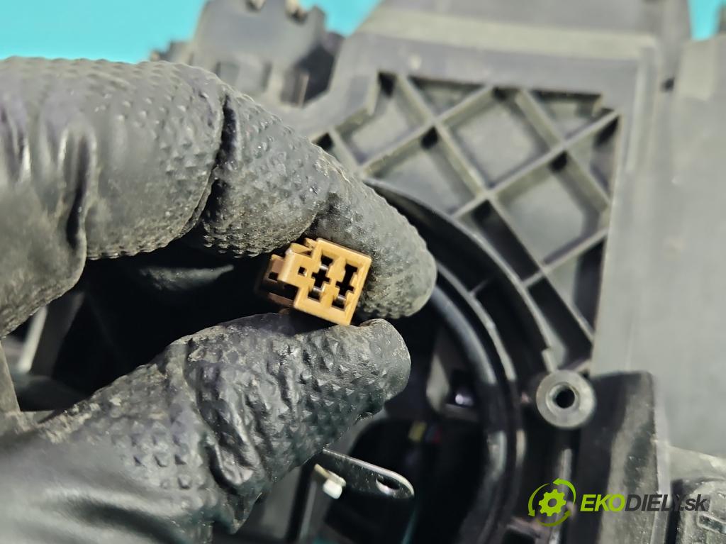 Infiniti QX50 2013-2015 3.7 V6 320KM automatic 235 kW 3696 cm3 5- Reflektor: pravý 100-63976 (Svetlo predné pravé)