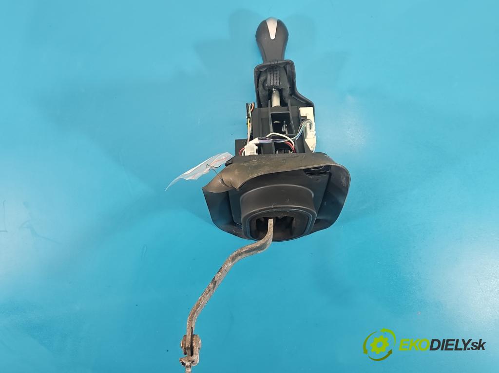 Infiniti QX50 2013-2015 3.7 V6 320KM automatic 235 kW 3696 cm3 5- Páka: Změny: stupeň,rýchlosť  (Rýchlostná páka (kulisa))