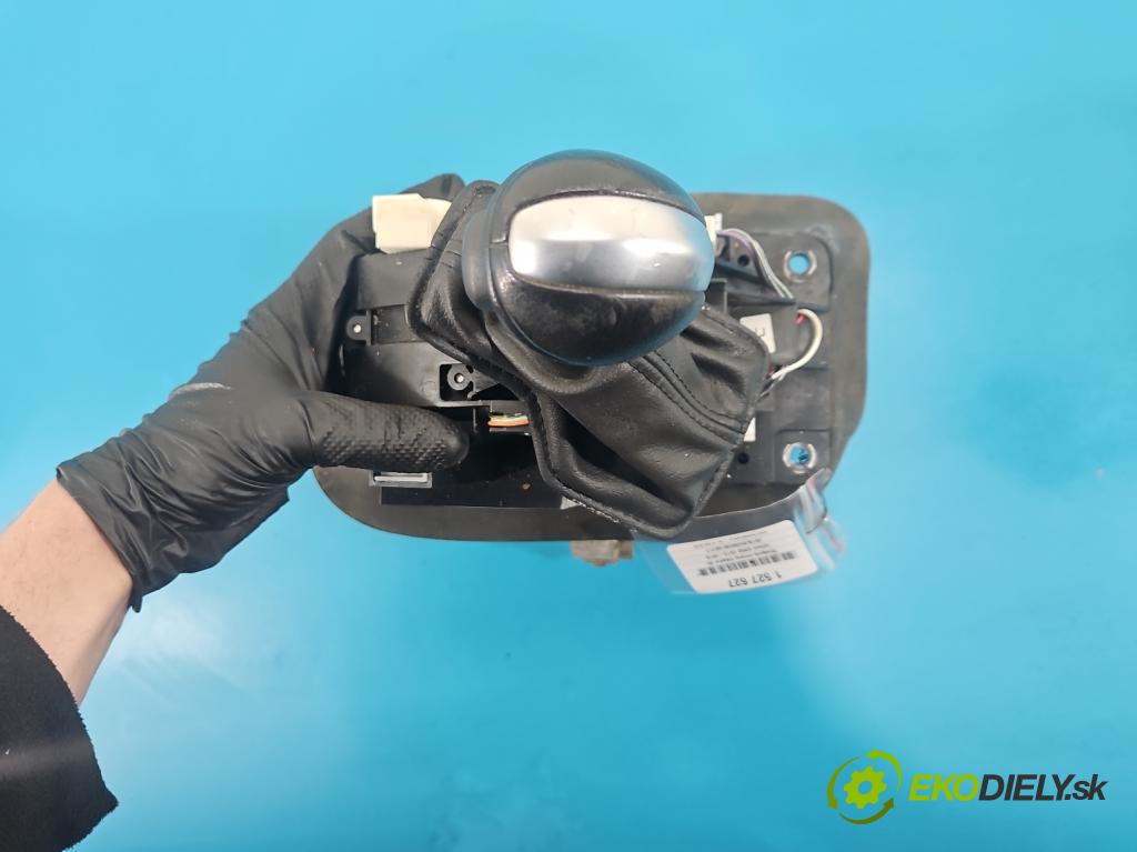 Infiniti QX50 2013-2015 3.7 V6 320KM automatic 235 kW 3696 cm3 5- Páka: Změny: stupeň,rýchlosť  (Rýchlostná páka (kulisa))