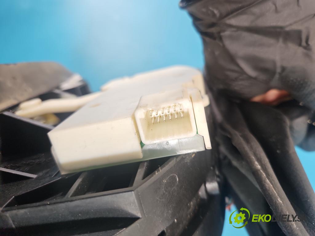 Infiniti QX50 2013-2015 3.7 V6 320KM automatic 235 kW 3696 cm3 5- Páka: Změny: stupeň,rýchlosť  (Rýchlostná páka (kulisa))