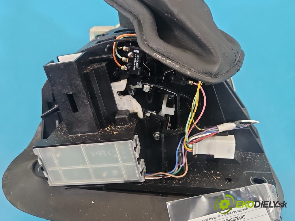 Infiniti QX50 2013-2015 3.7 V6 320KM automatic 235 kW 3696 cm3 5- Páka: Změny: stupeň,rýchlosť  (Rýchlostná páka (kulisa))