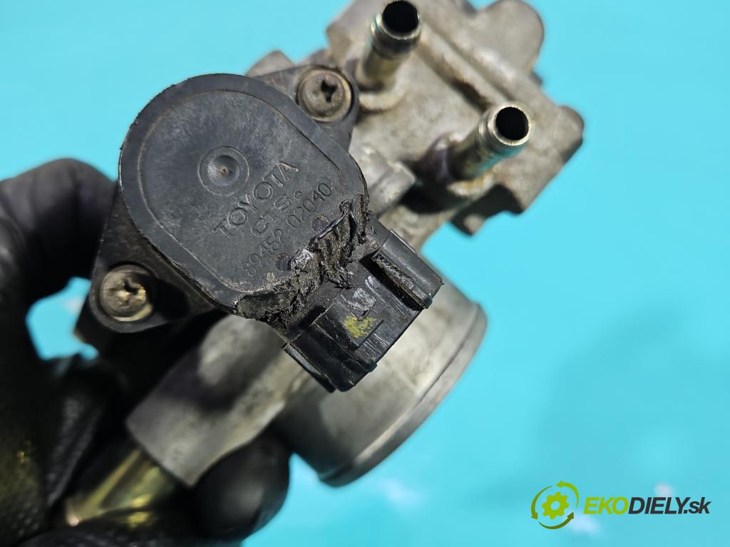 Toyota Auris I 2006-2013 1.4 VVT-I: 97KM manual 71 kW 1398 cm3 5- klapka 22270-22050 (Škrtiaca klapka)