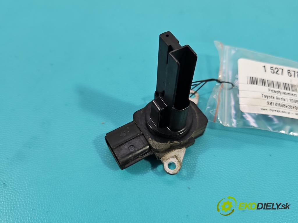 Toyota Auris I 2006-2013 1.4 VVT-I: 97KM manual 71 kW 1398 cm3 5- průtokoměr: 22204-31010 (Váha vzduchu)