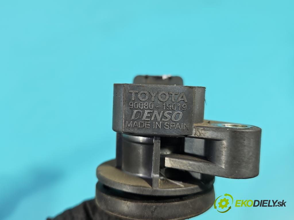 Toyota Auris I 2006-2013 1.4 VVT-I: 97KM manual 71 kW 1398 cm3 5- cievka zapaľovacia 90080-19019 (Zapaľovacia cievka)