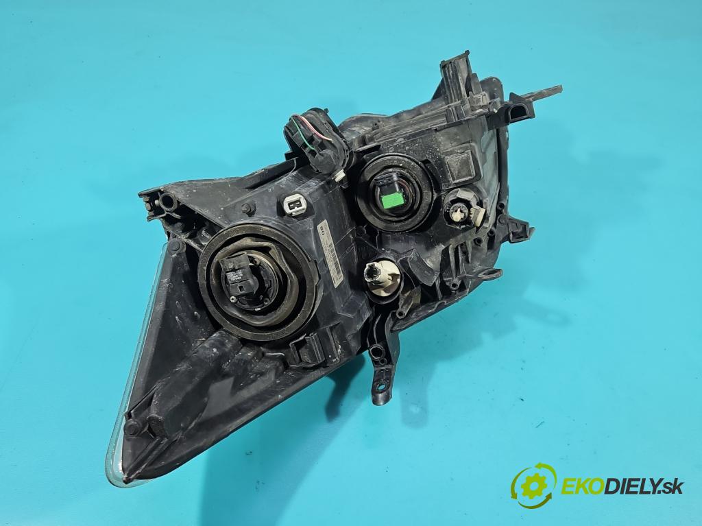 Toyota Auris I 2006-2013 1.4 VVT-I: 97KM manual 71 kW 1398 cm3 5- Reflektor: pravý 81110-02470 (Svetlo predné pravé)