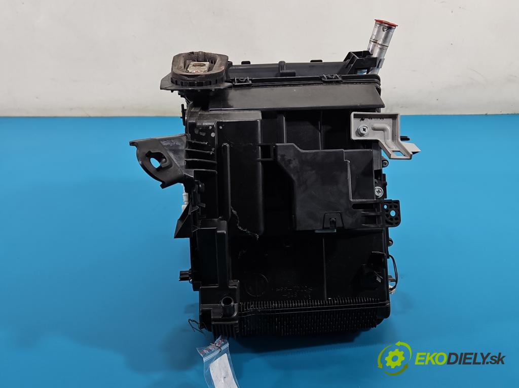 Toyota Auris I 2006-2013 1.4 VVT-I 97KM manual 71 kW 1398 cm3 5- radiátor MF443210-6501 (Radiátor topení)