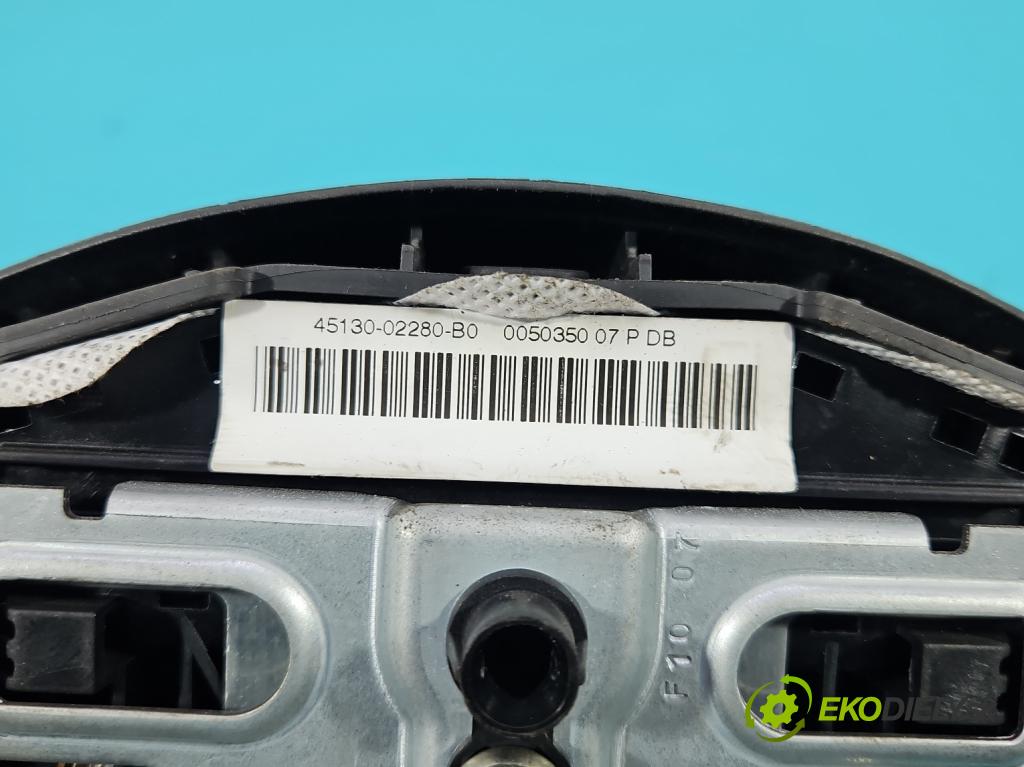 Toyota Auris I 2006-2013 1.4 VVT-I: 97KM manual 71 kW 1398 cm3 5- airbag vzduch: Řidiči: 45130-02280-B0 (Airbag)