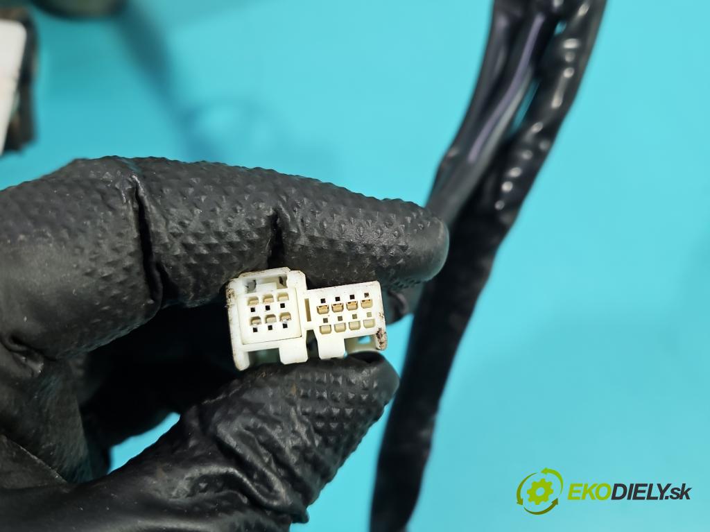 Toyota Auris I 2006-2013 1.4 VVT-I 97KM manual 71 kW 1398 cm3 5- čerpadlo posilovač 45200-02280 (Servočerpadlo)