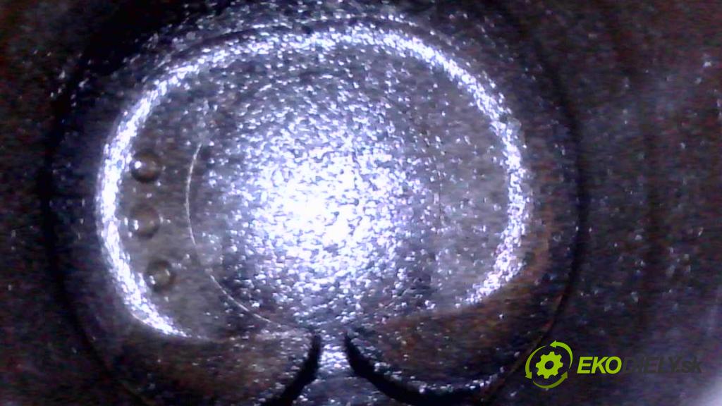 Toyota Auris I 2006-2013 1.4 VVT-I: 97KM manual 71 kW 1398 cm3 5- motor benzín: 4ZZ