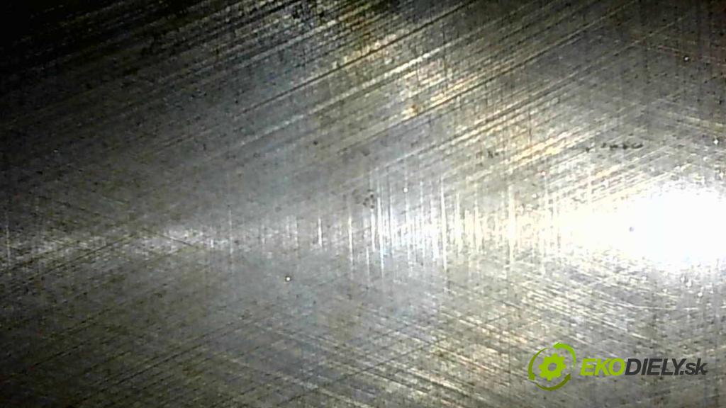 Toyota Auris I 2006-2013 1.4 VVT-I: 97KM manual 71 kW 1398 cm3 5- motor benzín: 4ZZ