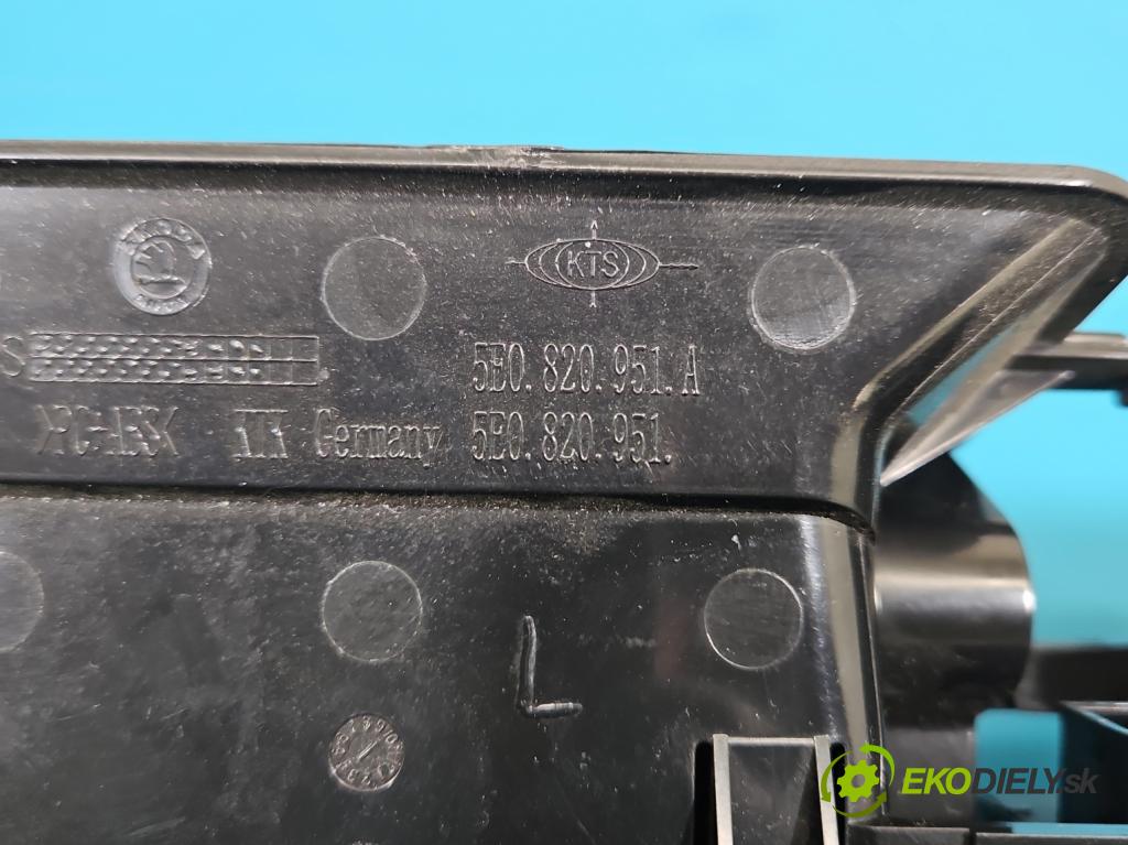 Skoda Octavia III 2013- 1.6 TDI 110 hp manual 81 kW 1598 cm3 5- Mřížka: topení medián: 5E0820951A (Mřížka topení)