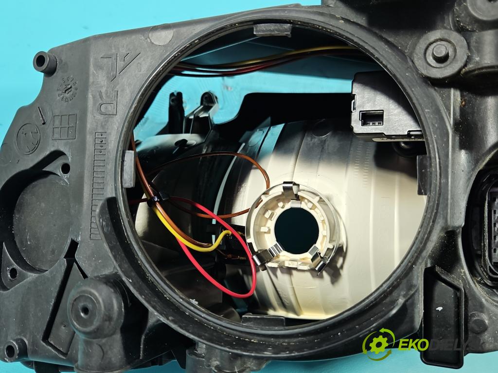 Skoda Octavia III 2013- 1.6 TDI 110 HP manual 81 kW 1598 cm3 5- Reflektor: pravý 5E1941018 (Svetlo predné pravé)