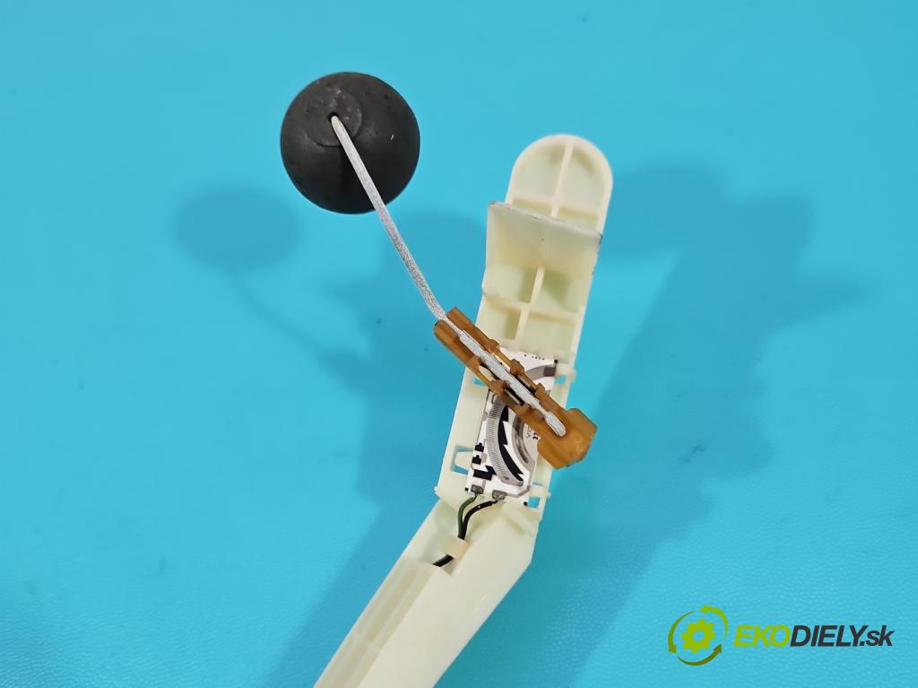 Audi A8 D2 1994-2002 4.2 V8 299KM automatic 220 kW 4172 cm3 4- snímač úroveň: palivo 4D0919051B (Snímač)