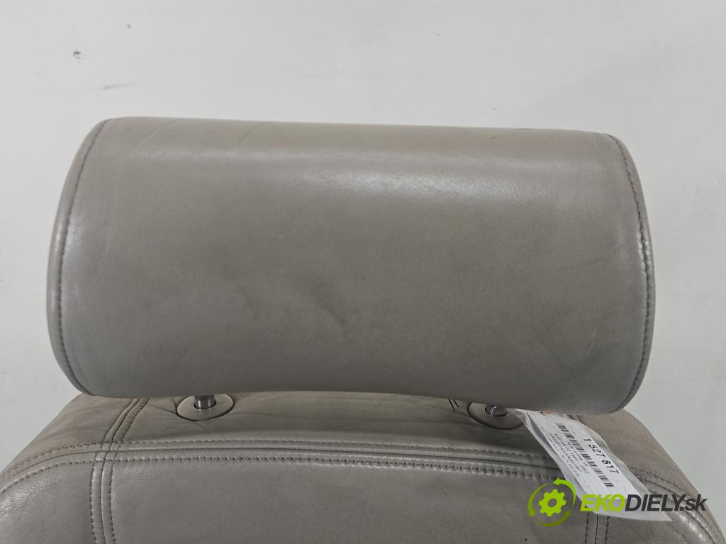 Audi A8 D2 1994-2002 4.2 V8 299KM automatic 220 kW 4172 cm3 4- Sedačka pravý  (Sedadlo)