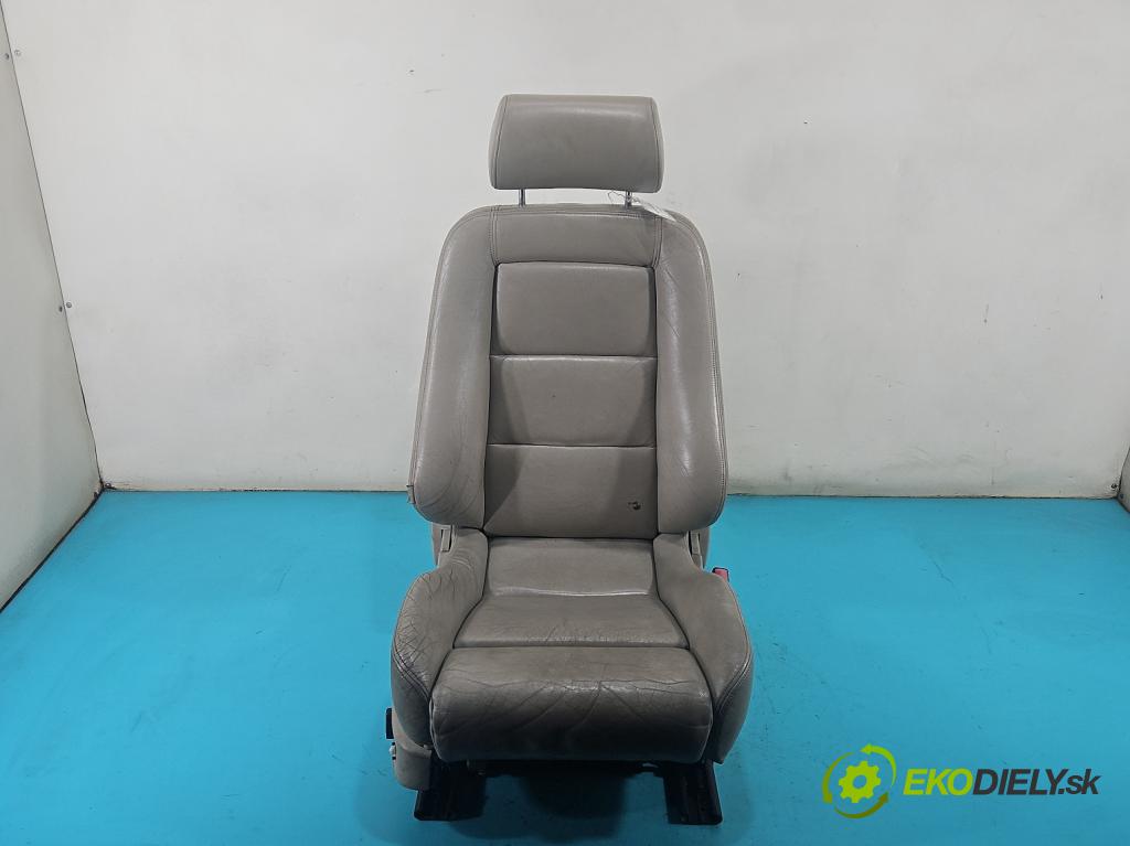 Audi A8 D2 1994-2002 4.2 V8 299KM automatic 220 kW 4172 cm3 4- Sedačka pravý  (Sedadlo)
