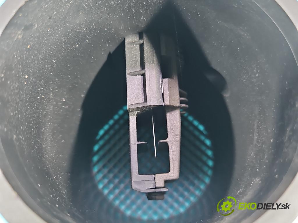 Audi A8 D2 1994-2002 4.2 V8 299KM automatic 220 kW 4172 cm3 4- průtokoměr: 0280217804 (Váha vzduchu)