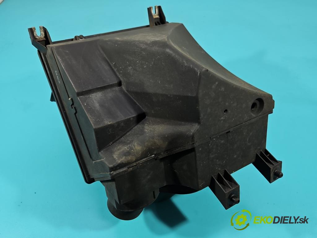 Audi A8 D2 1994-2002 4.2 V8 299KM automatic 220 kW 4172 cm3 4- obal filtra vzduchu 077133837F (Obal vzduchového filtra)