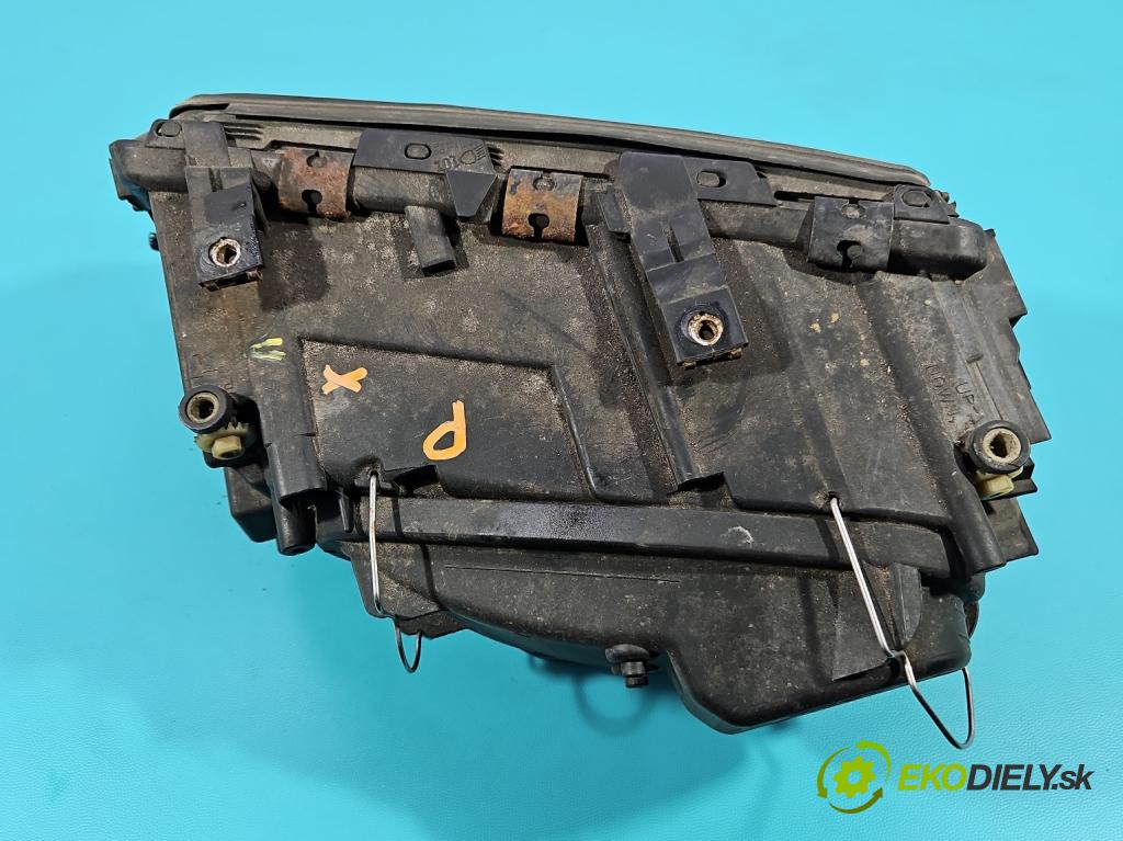Audi A8 D2 1994-2002 4.2 V8 299KM automatic 220 kW 4172 cm3 4- světlo pravý 4D0941004L (Pravé přední světlo)