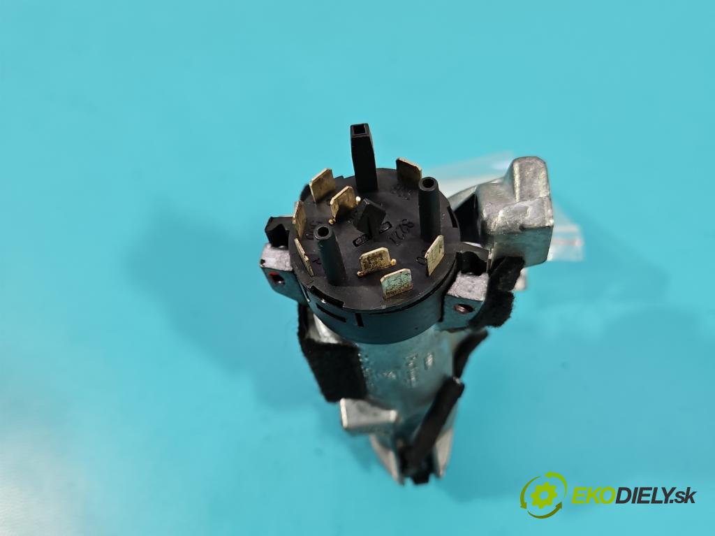 Audi A8 D2 1994-2002 4.2 V8 299KM automatic 220 kW 4172 cm3 4- Spínačka 4D0905851D (Spínacia skrinka)